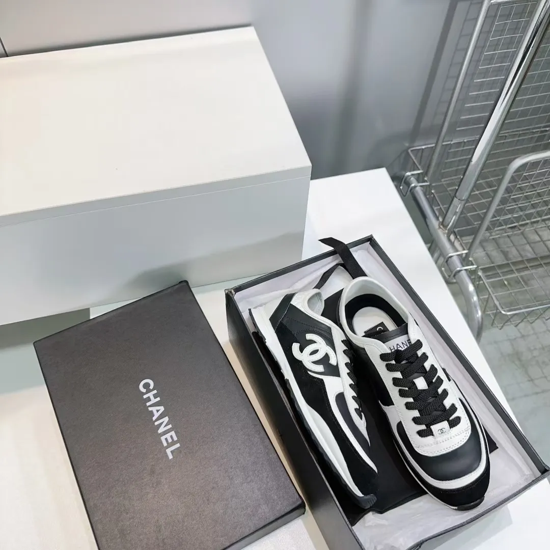 👟👟Ex-factory price 440👟👟 CHANEL Chanel 2025 new panda sneakers, color matching thick-soled casual sports shoes, upper: imported calfskin/imported suede, lining: imported sheepskin lining, outsole: TPU original outsole Size: #35-40 (40 customized, non-refundable)